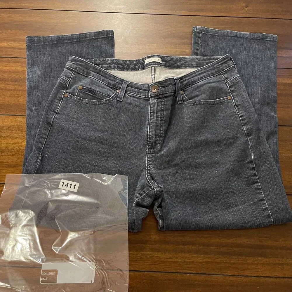 Lee Women's Lower On The Waist Jeans Size 16 Short dark wash Jeans